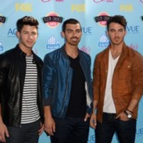 Jonas Brothers Pleads for Fans’ Support