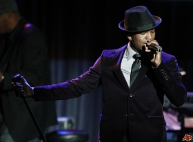 Ne-Yo songs premiere