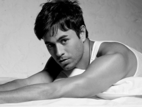 Enrique Iglesias - new songs and lyrics