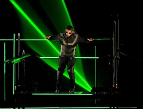 USHER performing 'DJ Got Us Fallin In Love'